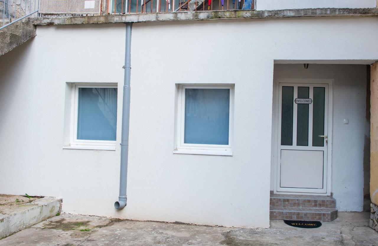 Apartamento Cozy Corner Near Old Town Mostar Exterior foto